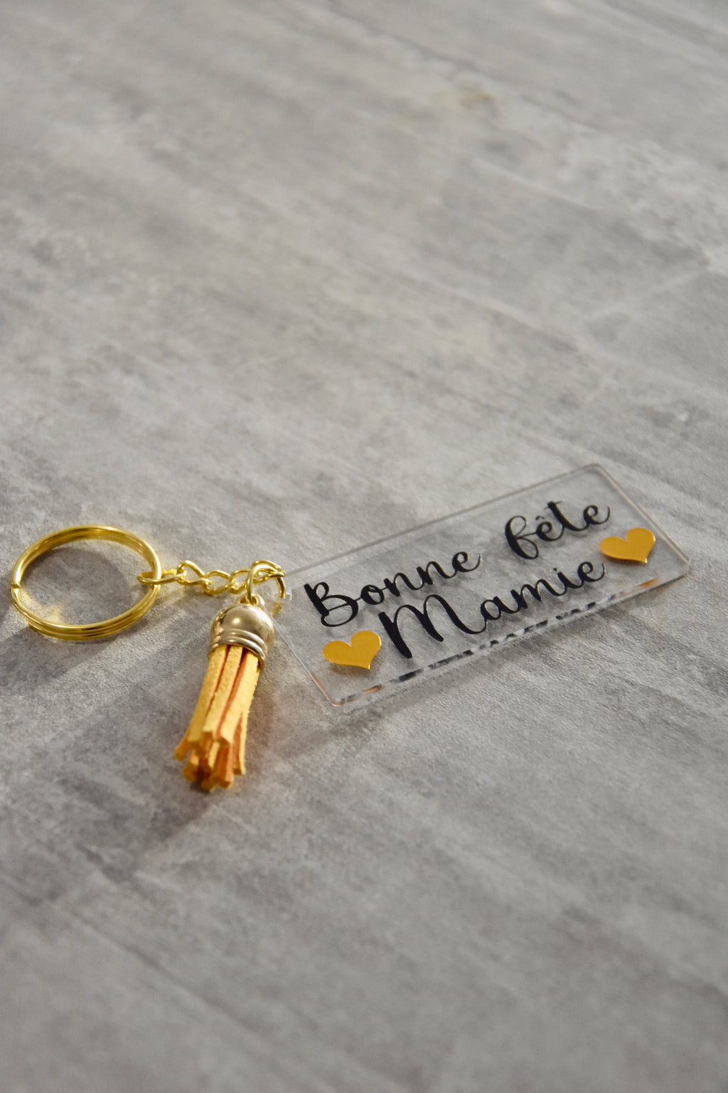 Porte-clé personnalisé porte clé à offrir cadeaux personnalisé cadeau fête des grands mères idée cadeau fête personnalisable