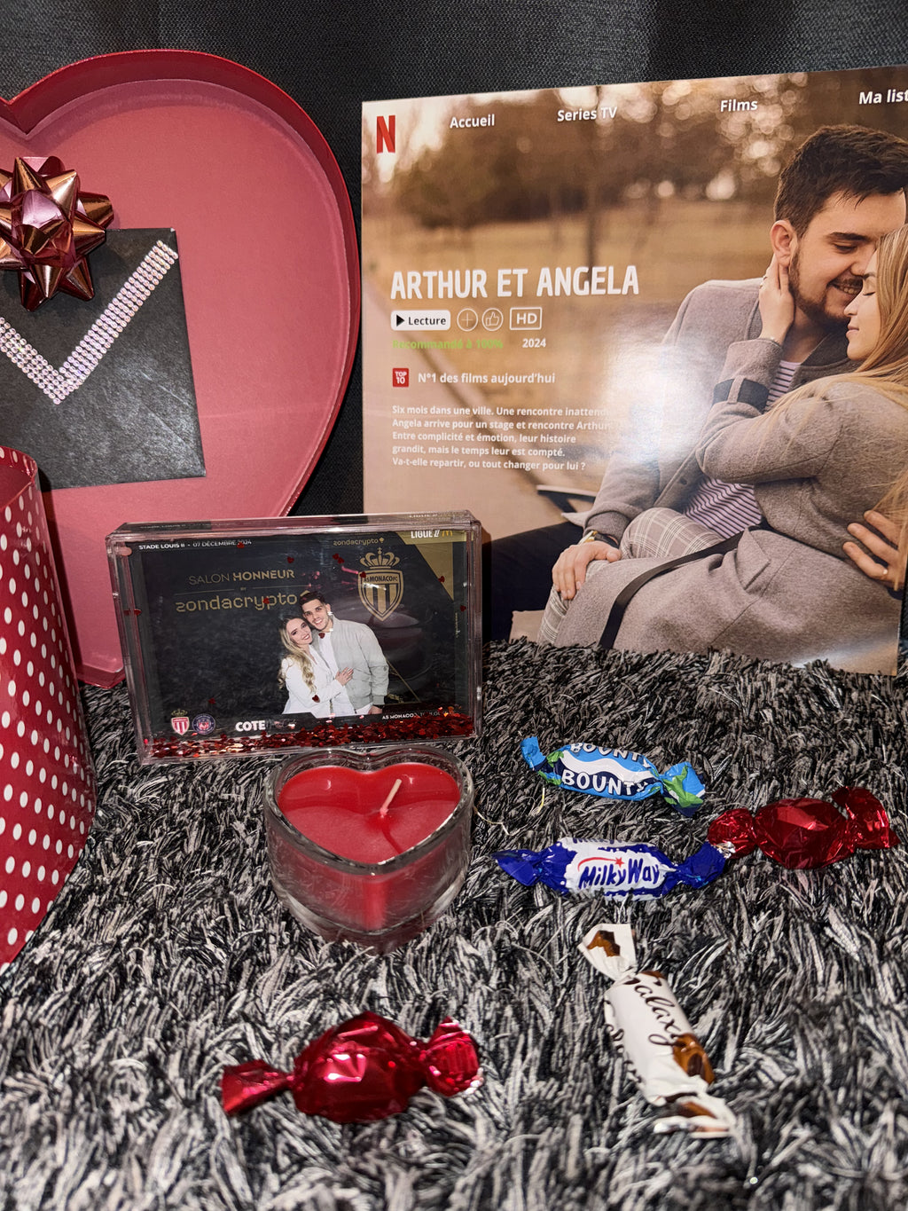 Box Saint-Valentin ❤️ Peluche, Chocolats, Bougie, Cadre photo, Carte et Cadre Netflix personnalisé